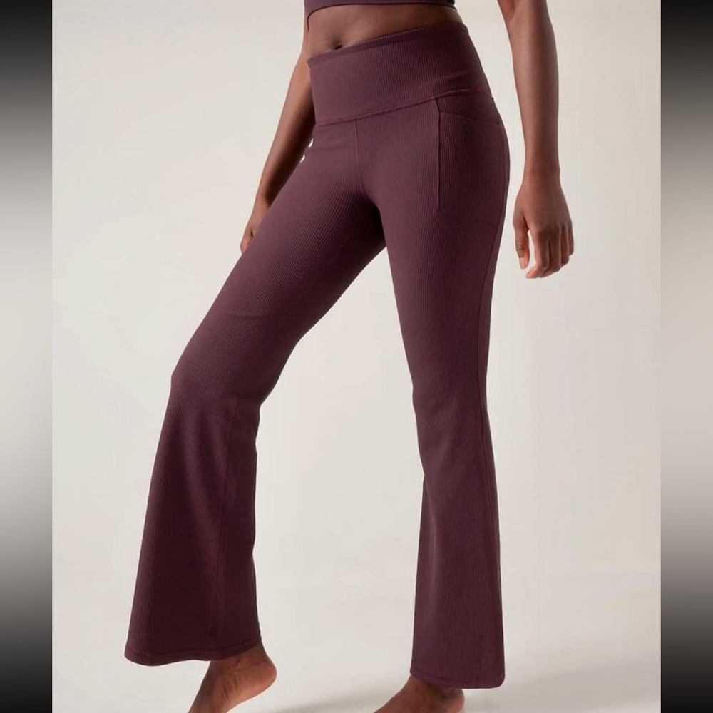 Athleta Salutation Stash Ribbed Flare Athleisure Yoga Dance Pants Pockets XS NWT
